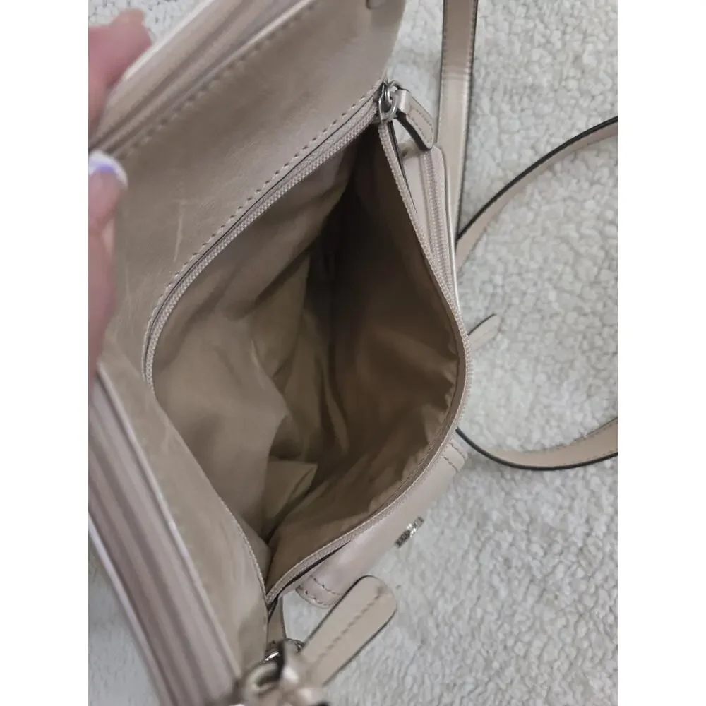 GIANI BERNINI Women Crossbody Bag Purse Shimmery Pearlescent Tan Leather Medium